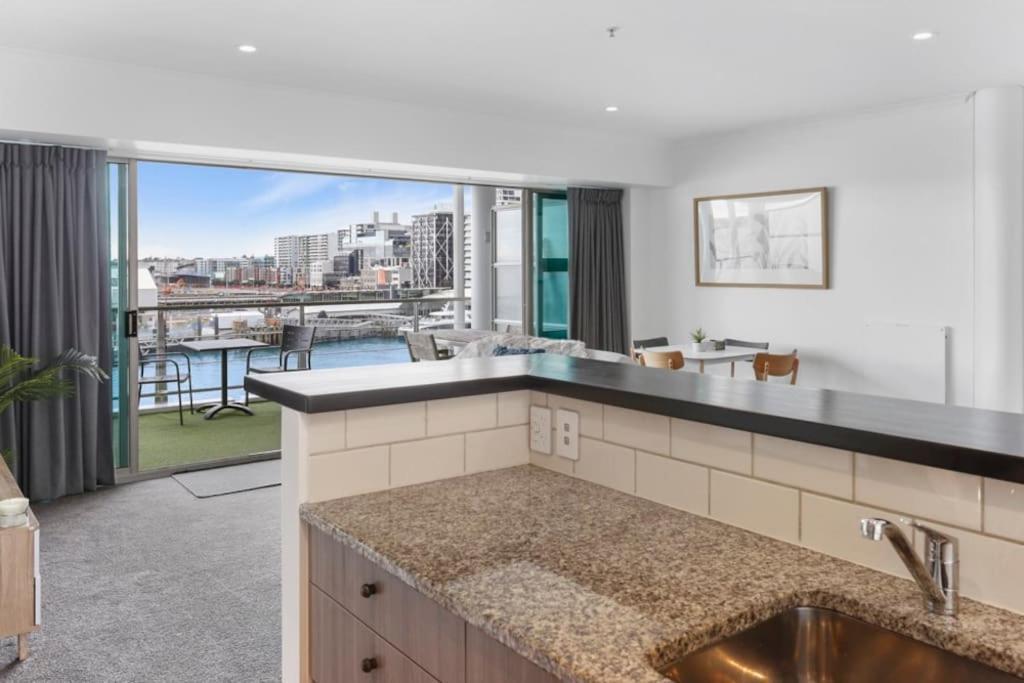 Newly Refurbished Waterfront Apartment! 3320 Оукланд Екстериор снимка